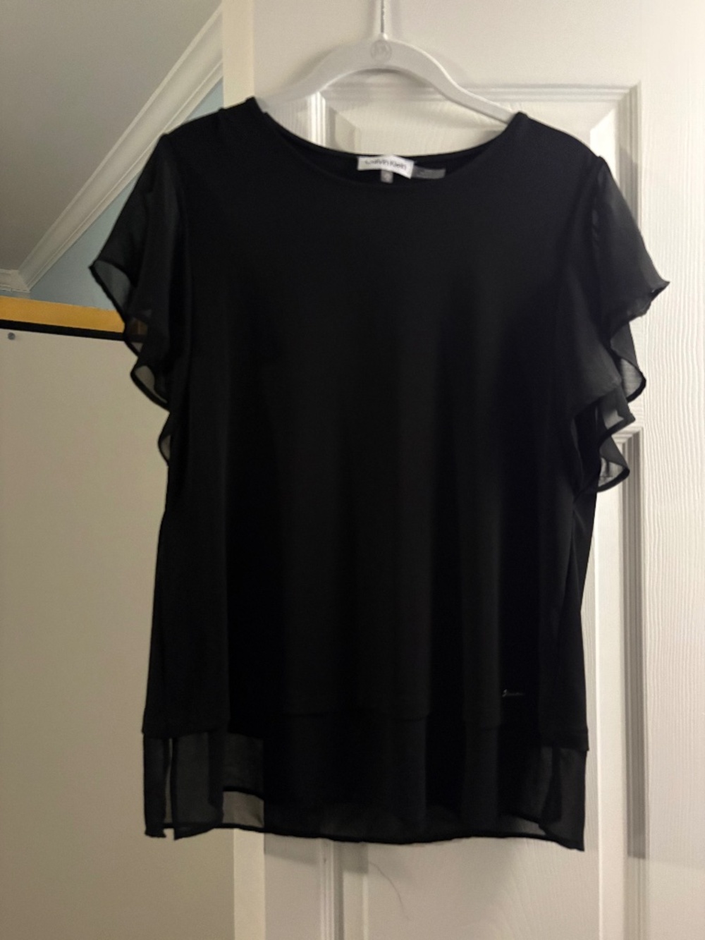 XS black ruffle short sleeve shirt